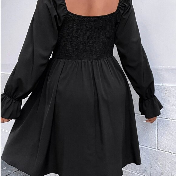 Black Flounce Sleeve Ruched Bust Dress 4X - Picture 2 of 9